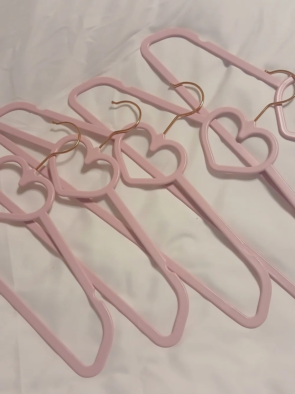 Heart-Shaped Light Pink Thin Plastic Hanger with Gold Hook- Set of 20